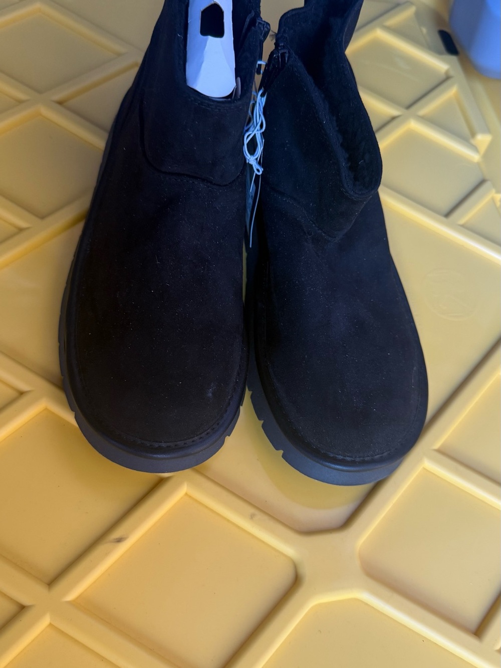 Universal Thread Black Suede Chukka Boots